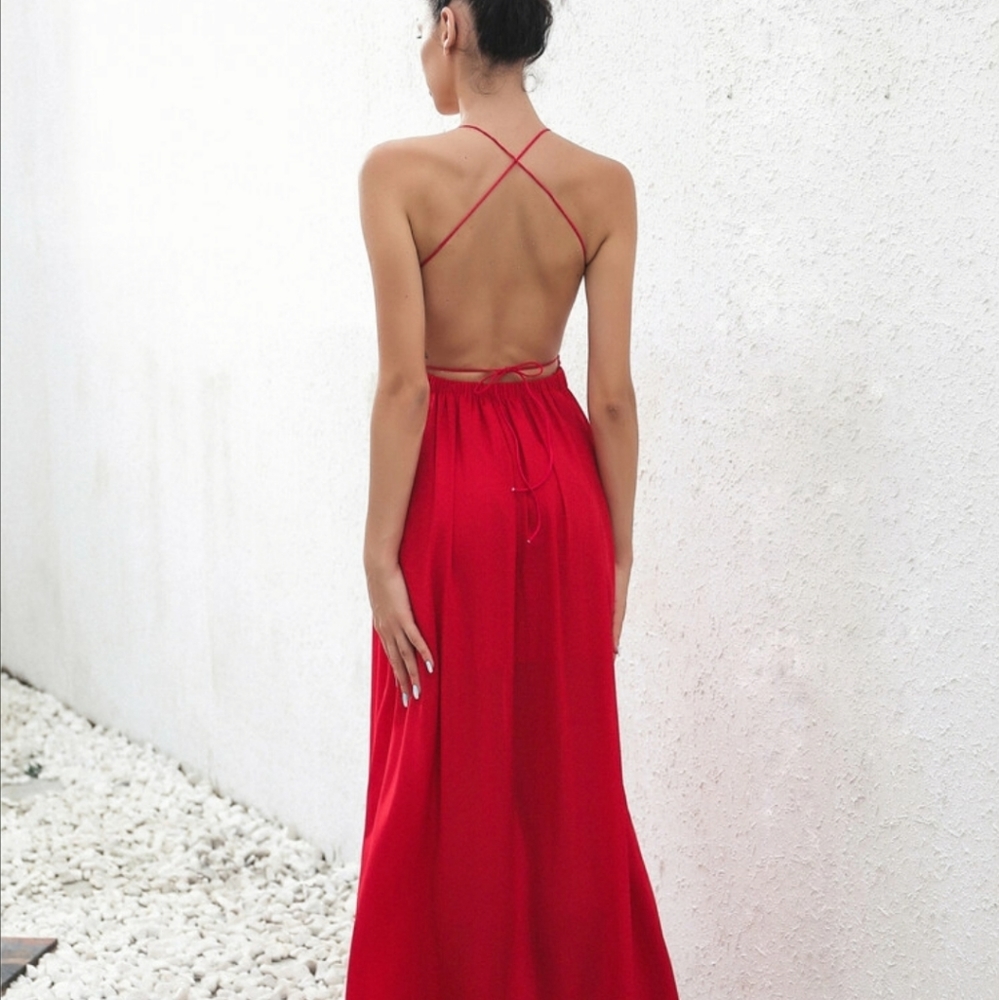 Red Strappy backless dress - Picture 3 of 4